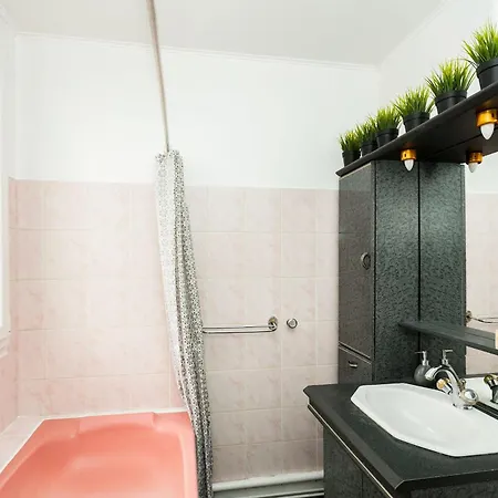 Bnbnova - 1br & Bastille Apartmán *