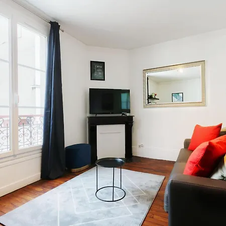 Central Paris Flat *